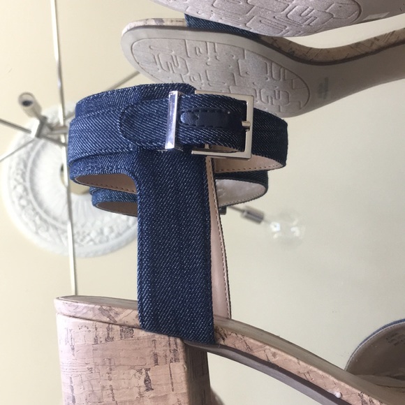 Chambray Buckle Block Sandal - Picture 7 of 7